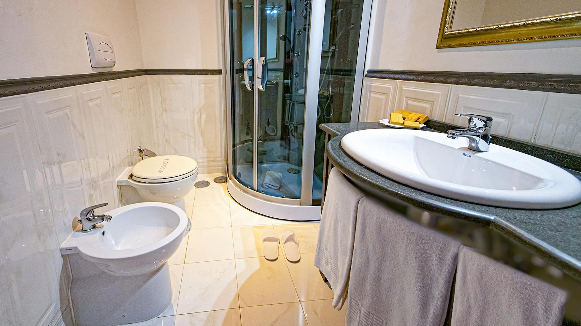 Hotel Lanfipe Palace Napoli 3*,  Italia
