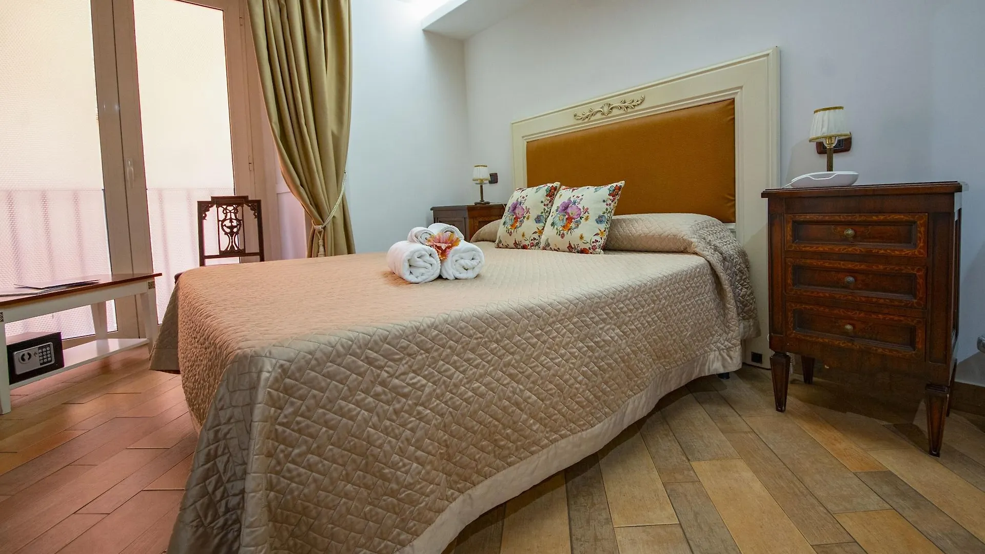Hotel Lanfipe Palace Napoli 3*,  Italia